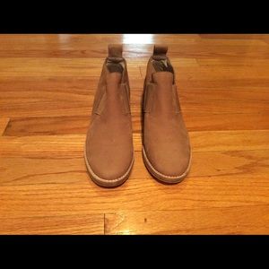 Beautiful nubuck Eileen Fisher ankle boots.